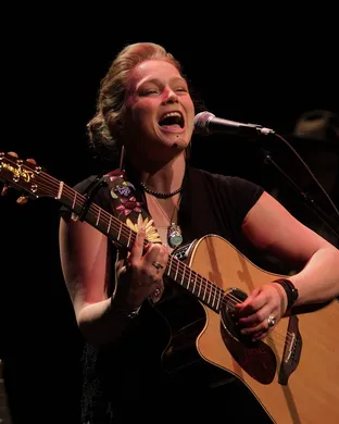 Crystal Bowersox Cleveland